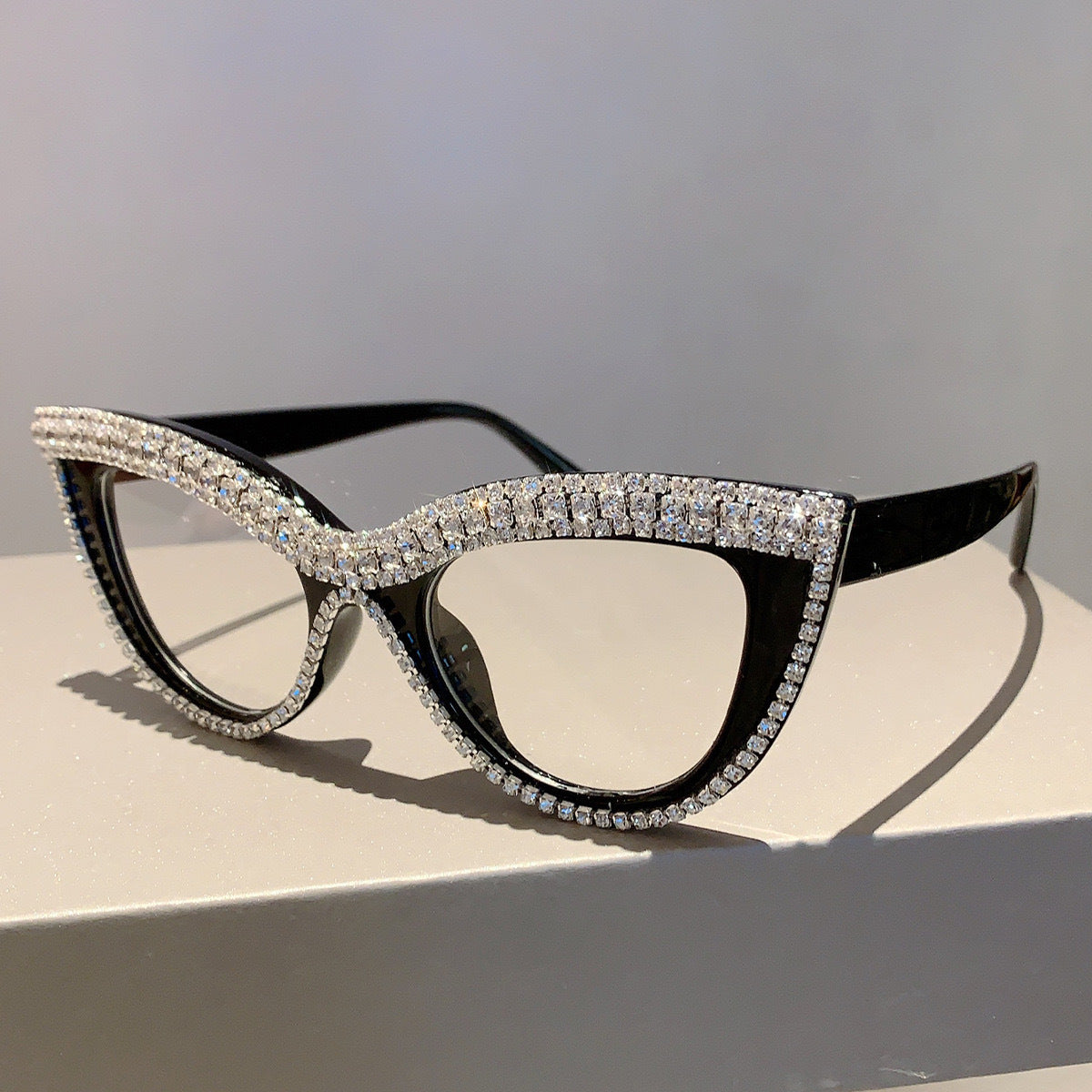 Cross-border European and American Cat's Eye Diamond Personality Fashion Party Party Anti-blue Presbyopia Fashionable Presbyopia Street Photography